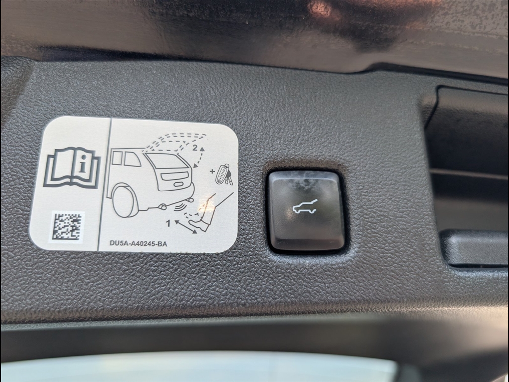 Used 2020 Agate Black Ford SEL image 28