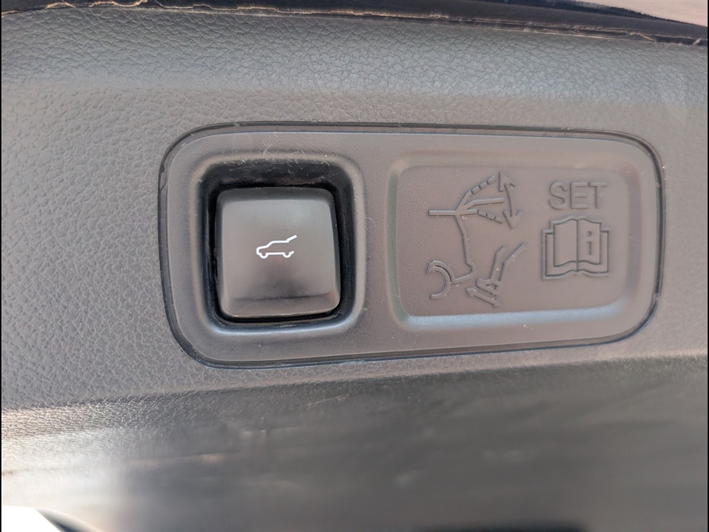 Used 2020 Agate Black Ford Platinum image 28