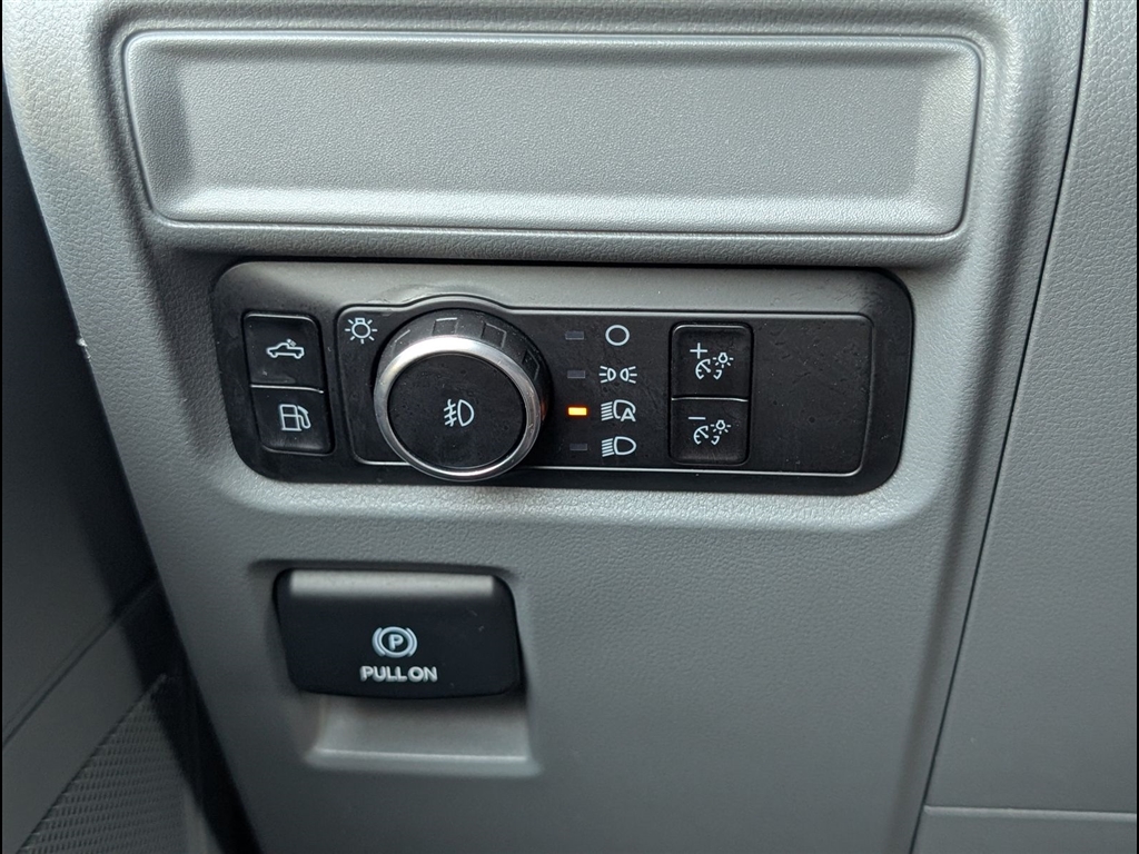 Used 2025 Carbonized Gray Ford XLT image 28