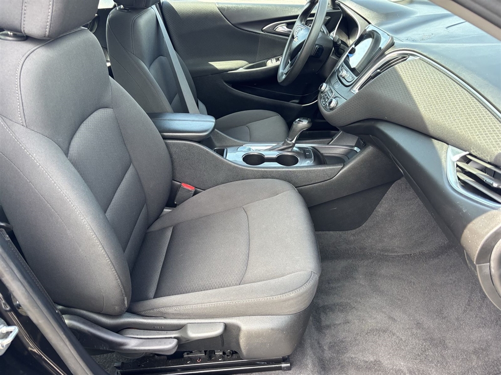 Used 2020 Mosaic Black Metallic Chevrolet LT image 28
