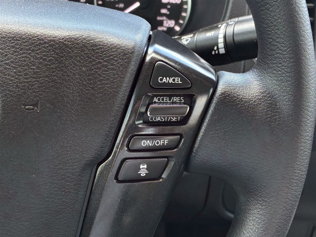 Used 2023 Glacier White Nissan SV image 28