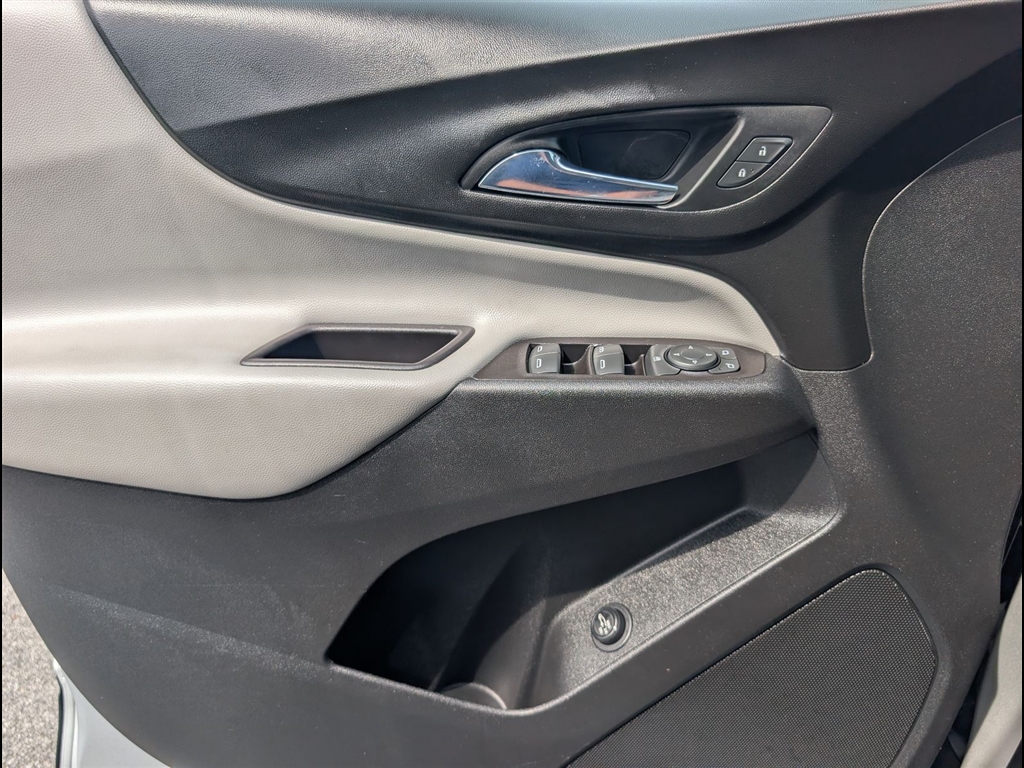 Used 2020 Silver Ice Metallic Chevrolet LT image 28