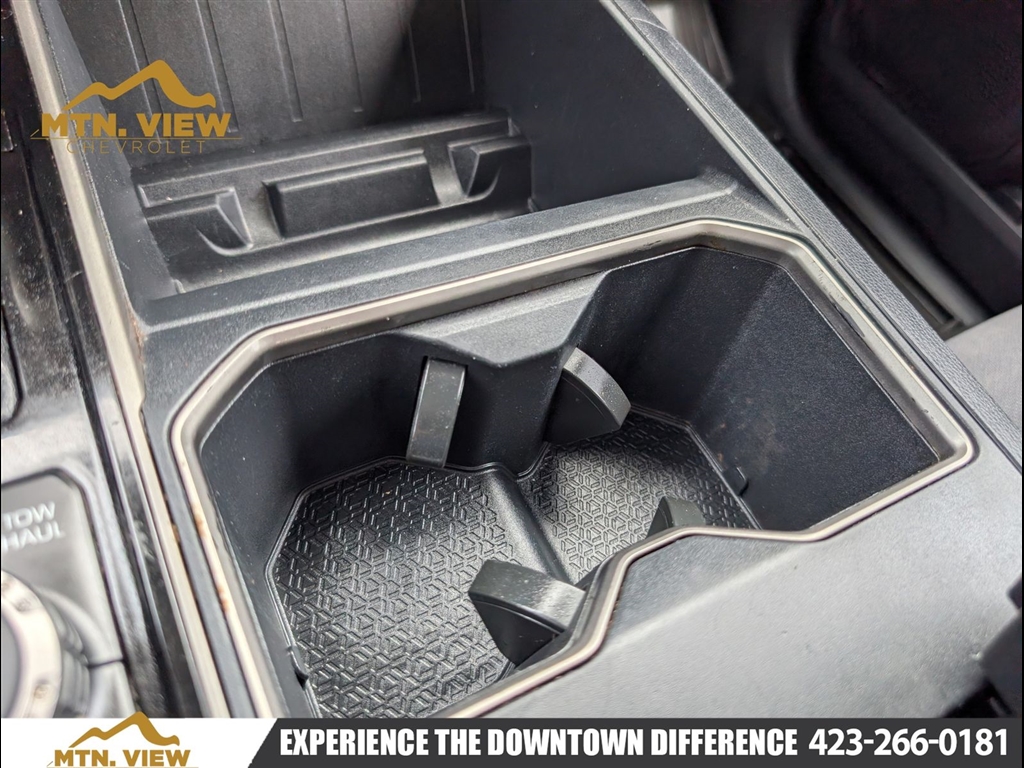 Used 2022 White Toyota SR5 image 28