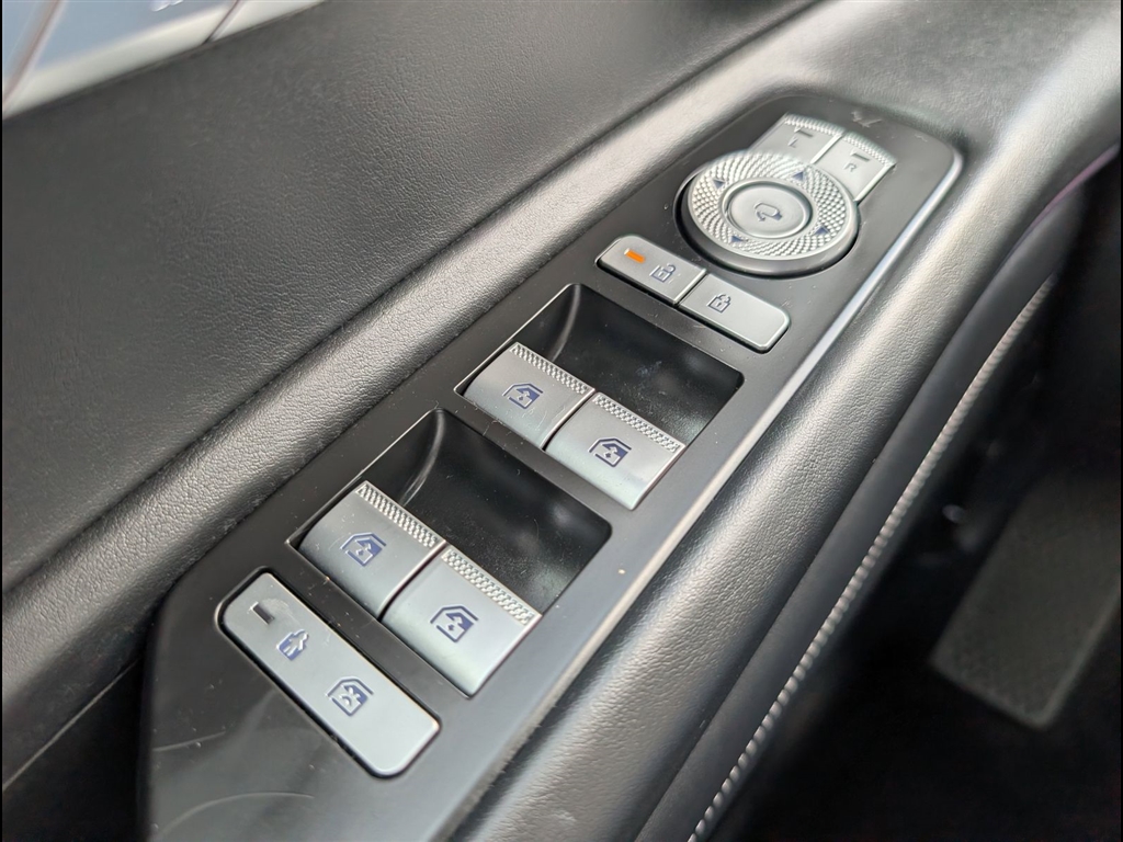 Used 2025 Uyuni White Pearl Genesis 3.5T E-SC image 28