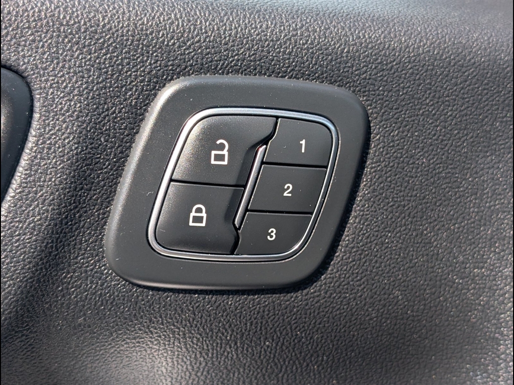 Used 2020 Agate Black Ford SEL image 29