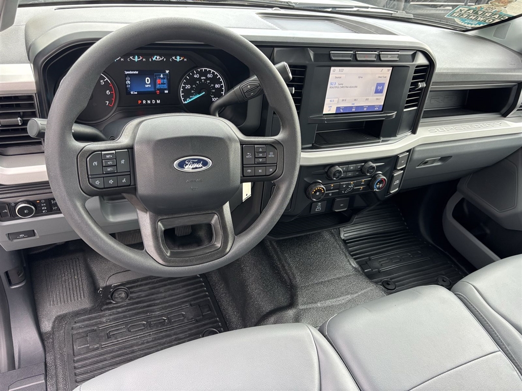 Used 2024 Oxford White Ford XL image 29