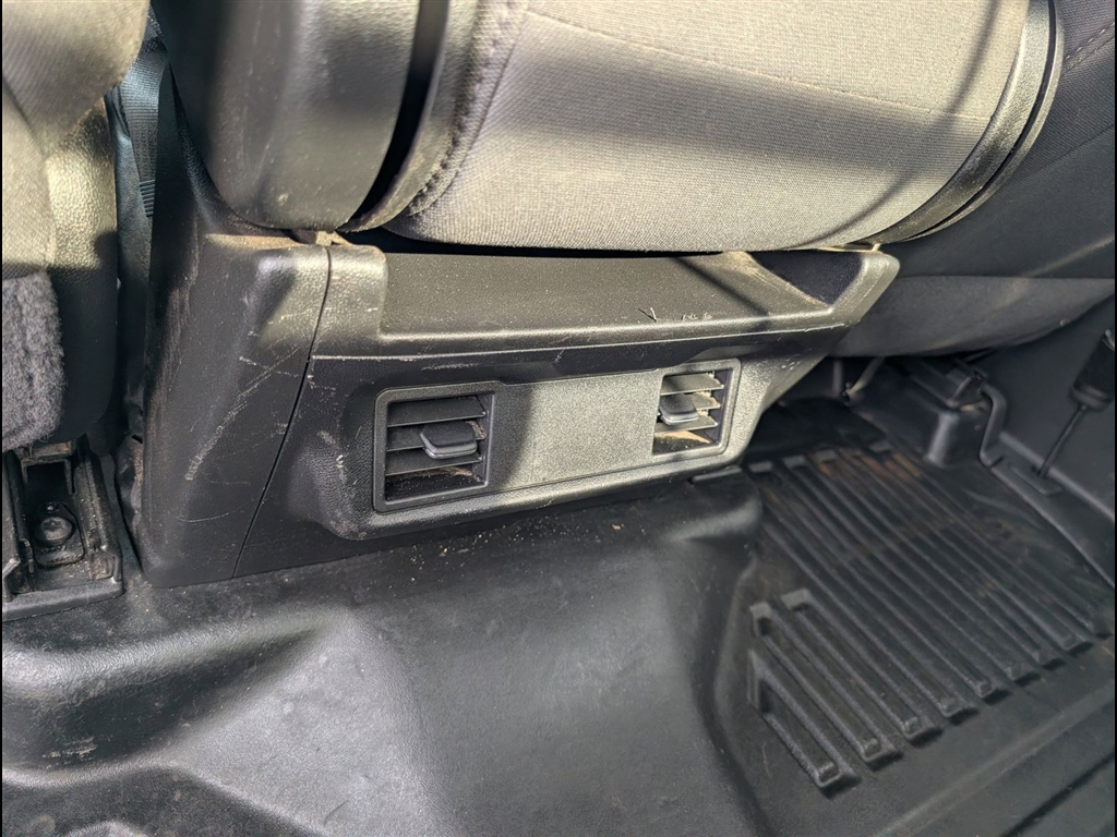 Used 2024 Summit White Chevrolet LT image 29