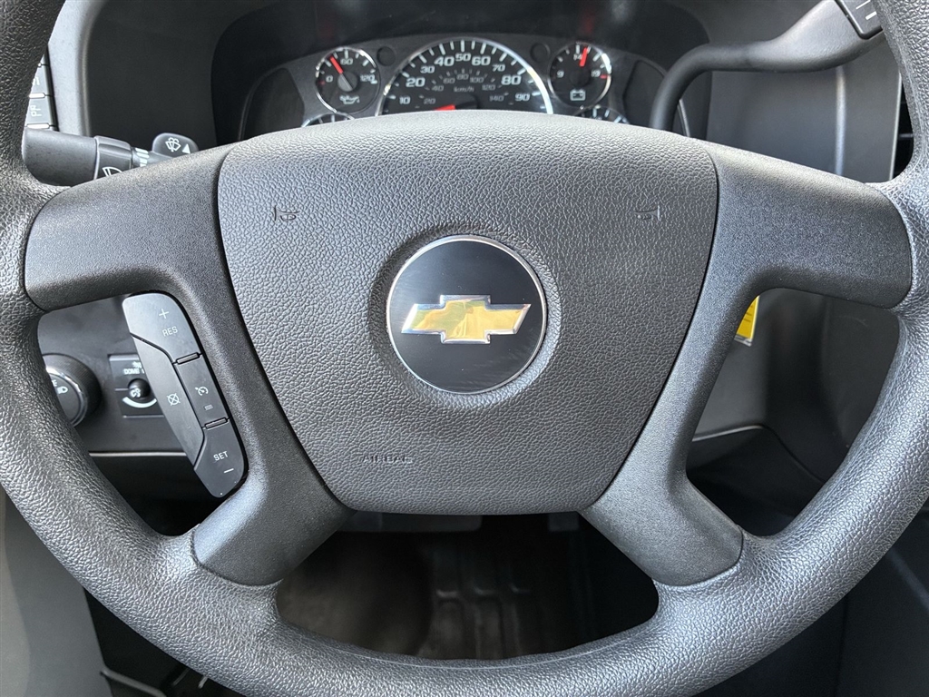 Used 2025 Summit White Chevrolet 2500 image 29