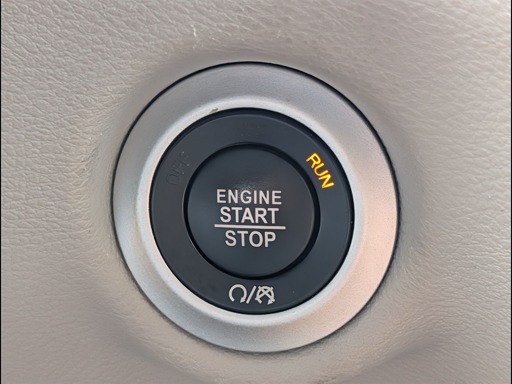 Used 2023 Bright White Clear Coat Chrysler LX image 29