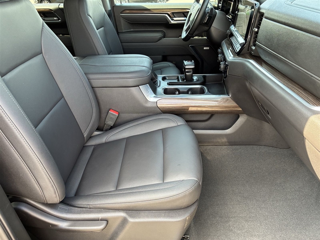 Used 2025 Cypress Gray Chevrolet LT Trail Boss image 29