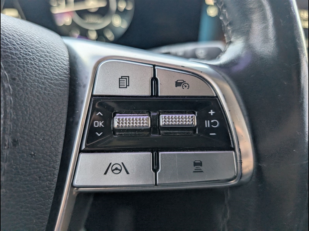 Used 2023 Glacial White Pearl Kia SX image 29