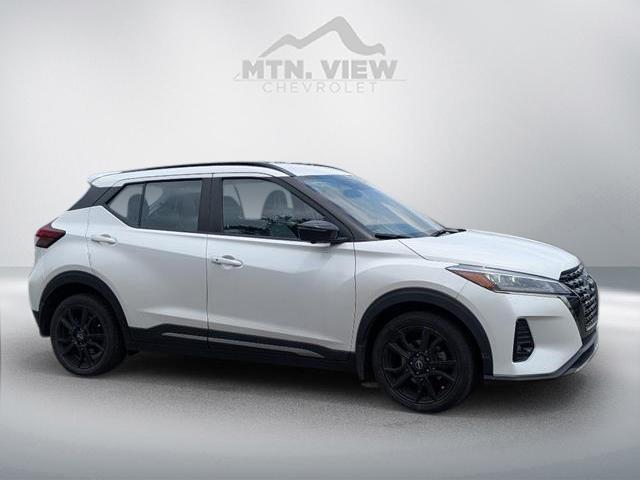 2023 Nissan Kicks SR