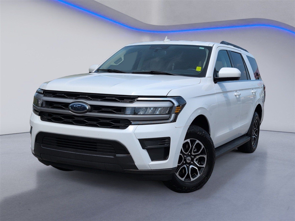 Used 2022 Oxford White Ford XLT image 2