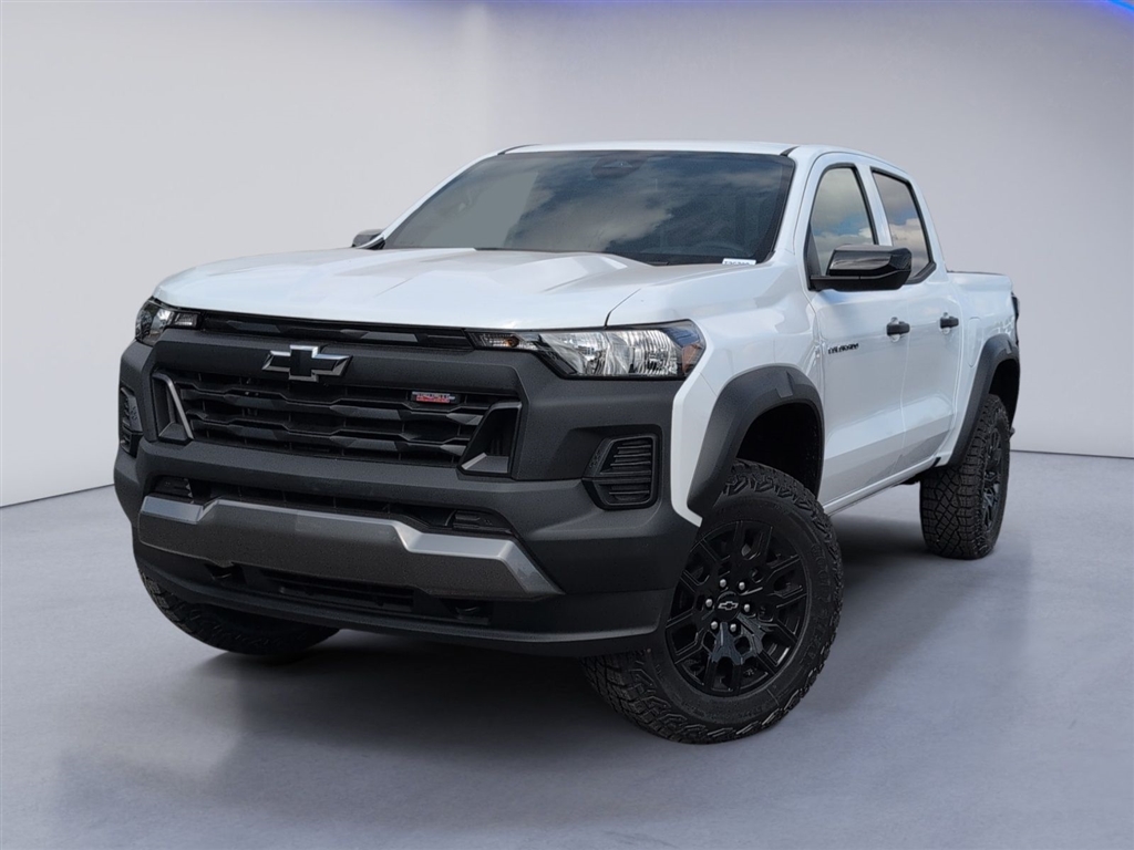 New 2026 Summit White Chevrolet Trail Boss image 2