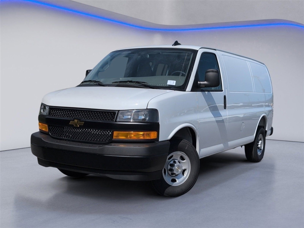 New 2025 Summit White Chevrolet 2500 image 2