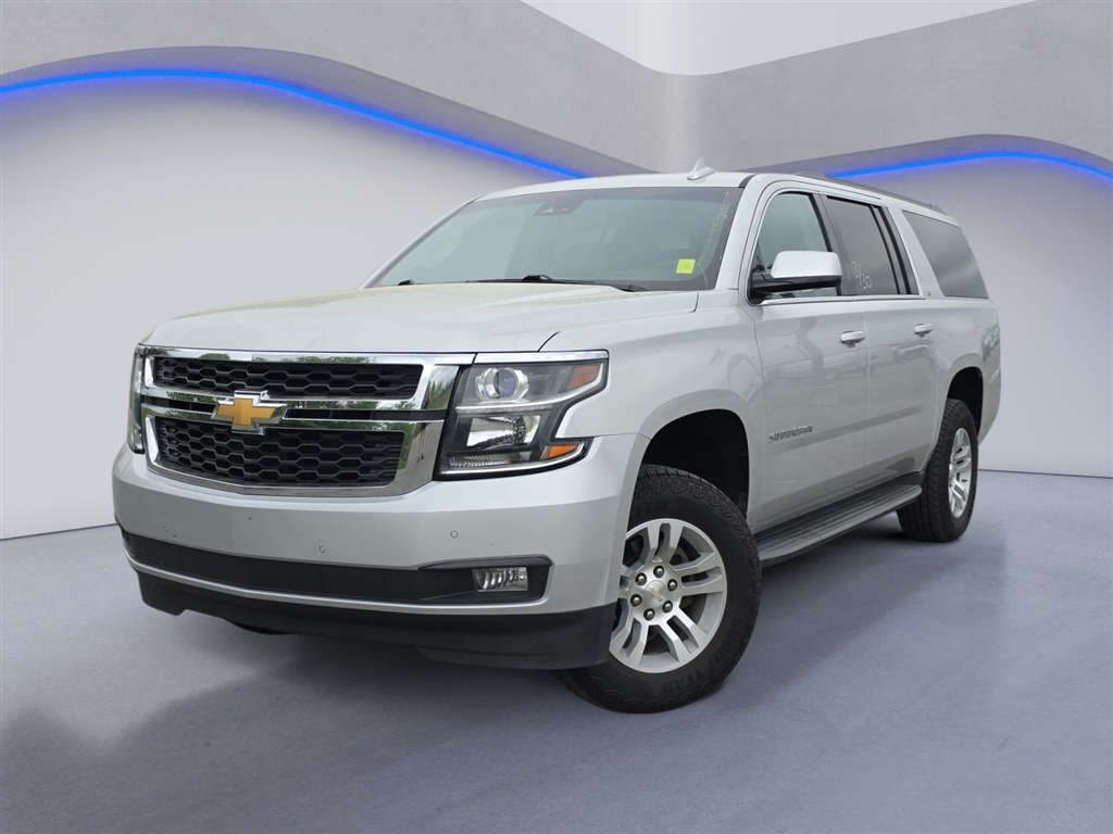 Used 2017 Silver Ice Metallic Chevrolet LT image 2