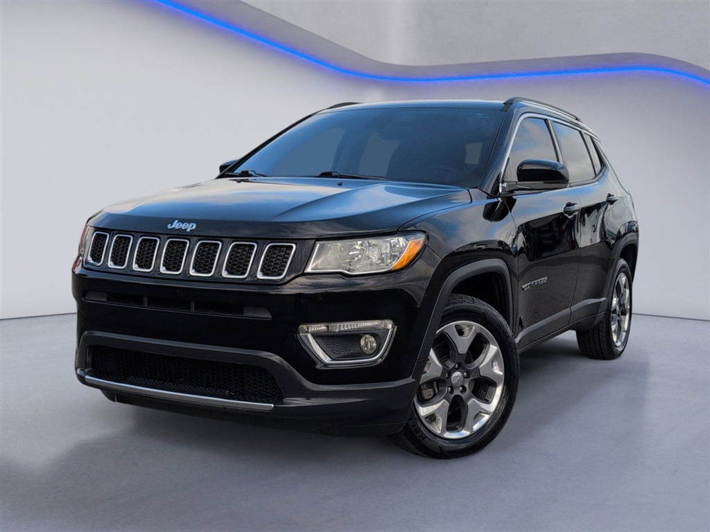 Used 2018 Diamond Black Crystal Pearl Coat Jeep Limited image 2