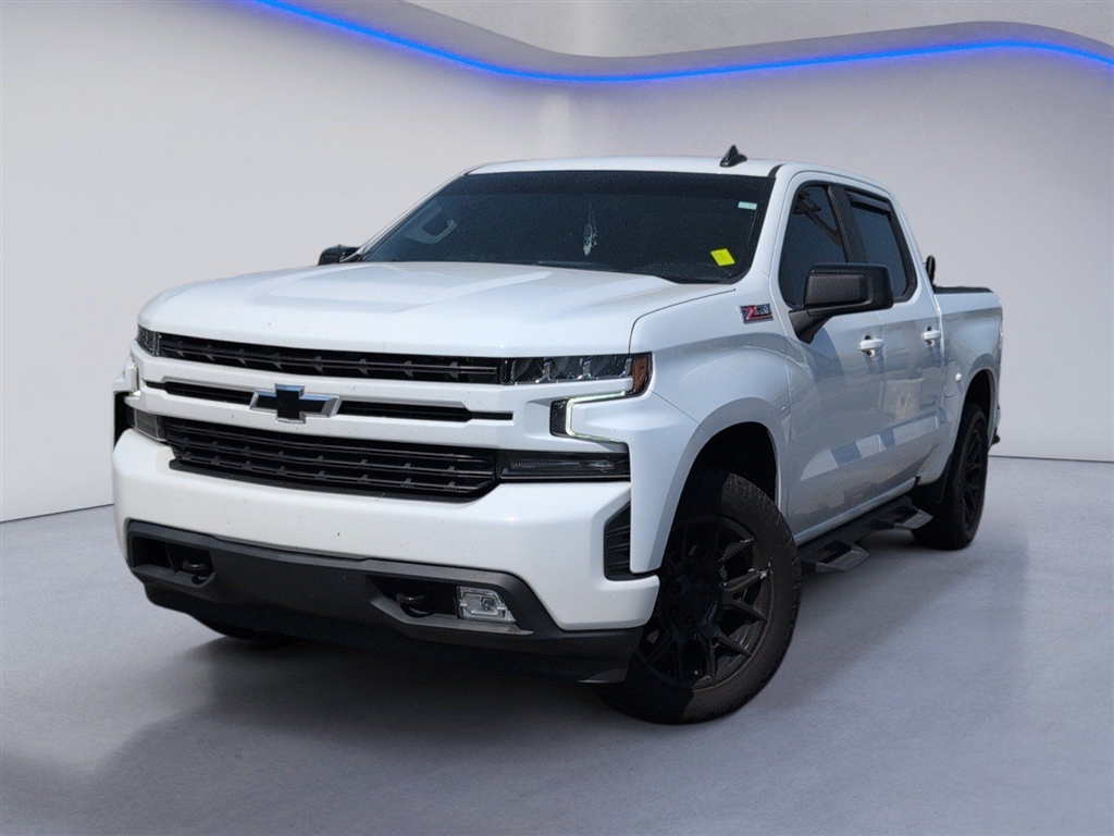 Used 2021 Summit White Chevrolet RST image 2