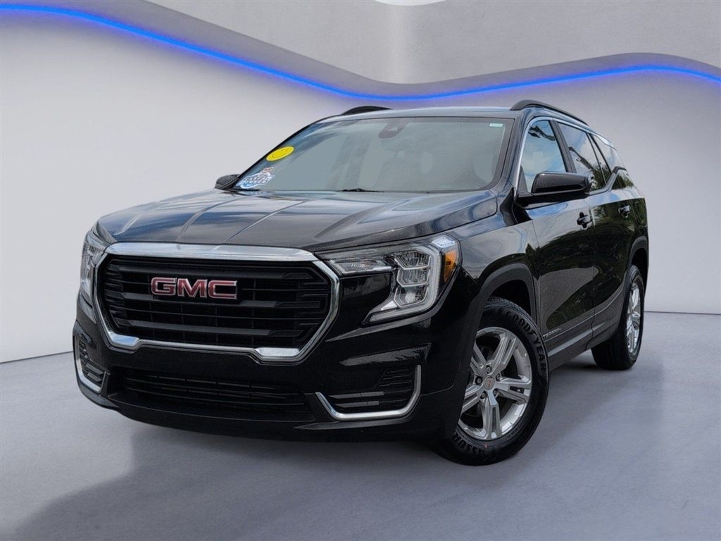 Used 2022 Ebony Twilight Metallic GMC SLE image 2