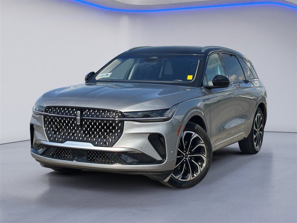 Used 2024 Silver Radiance Lincoln Reserve image 2