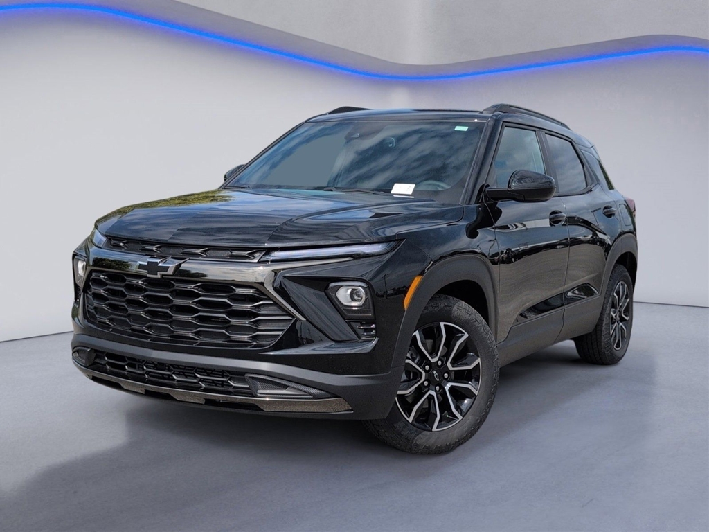 New 2026 Mosaic Black Metallic Chevrolet ACTIV image 2
