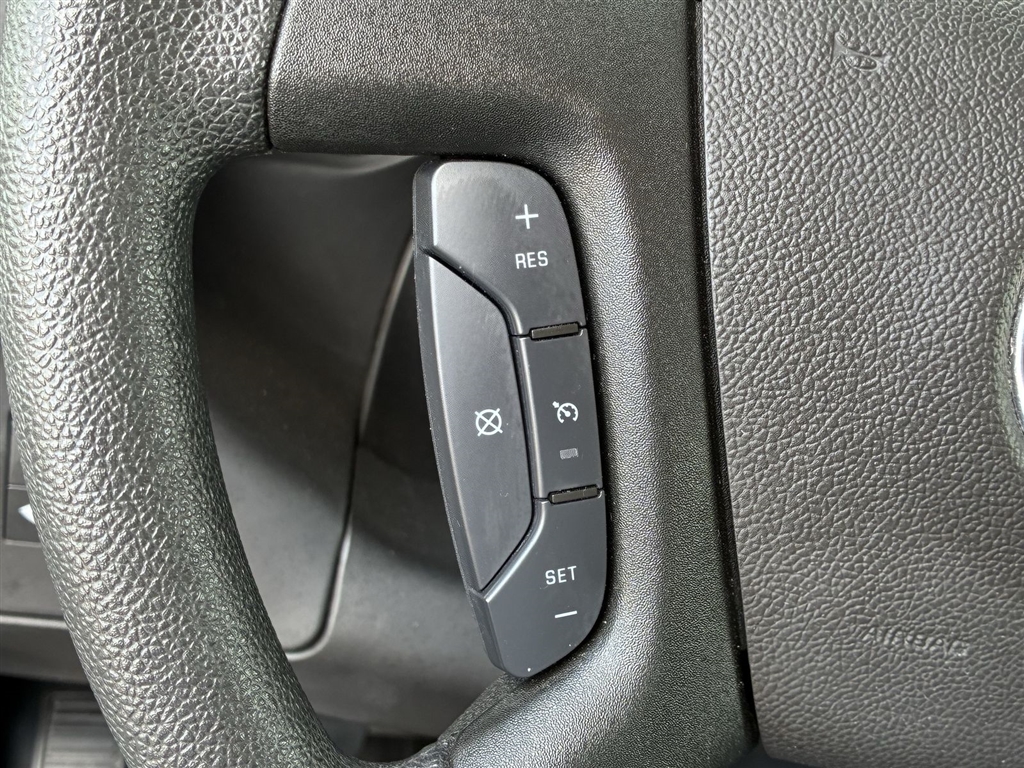 Used 2025 Summit White Chevrolet 2500 image 30