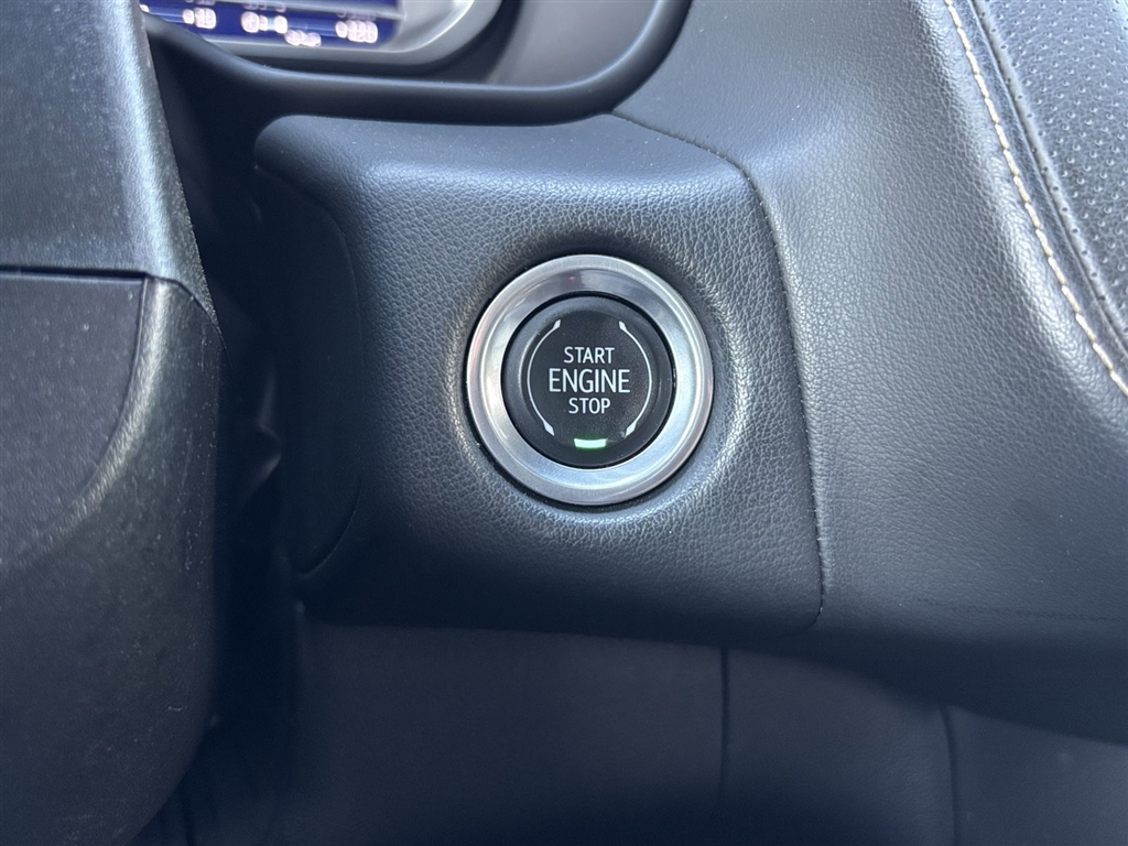 Used 2023 Summit White Chevrolet Premier image 30