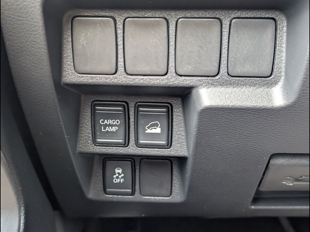 Used 2023 Glacier White Nissan SV image 30