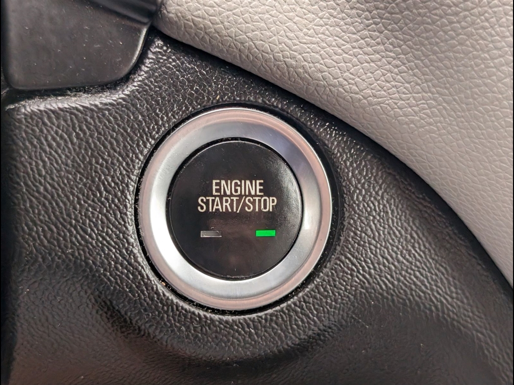 Used 2020 Silver Ice Metallic Chevrolet LT image 30