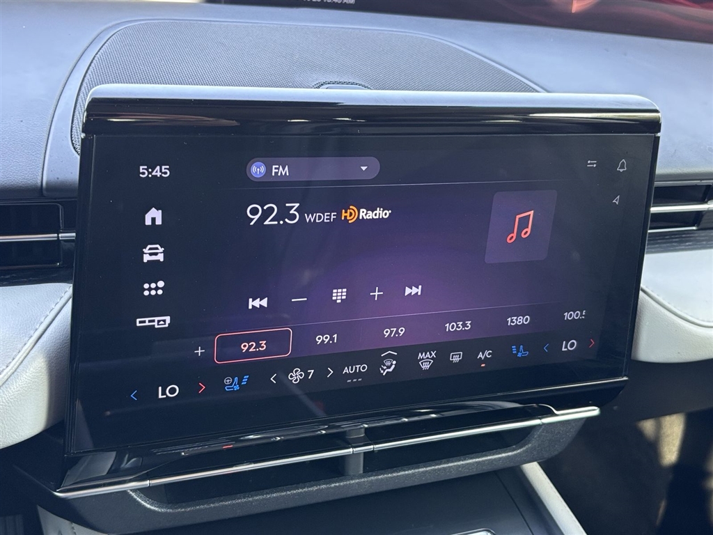 Used 2024 Silver Radiance Lincoln Reserve image 30