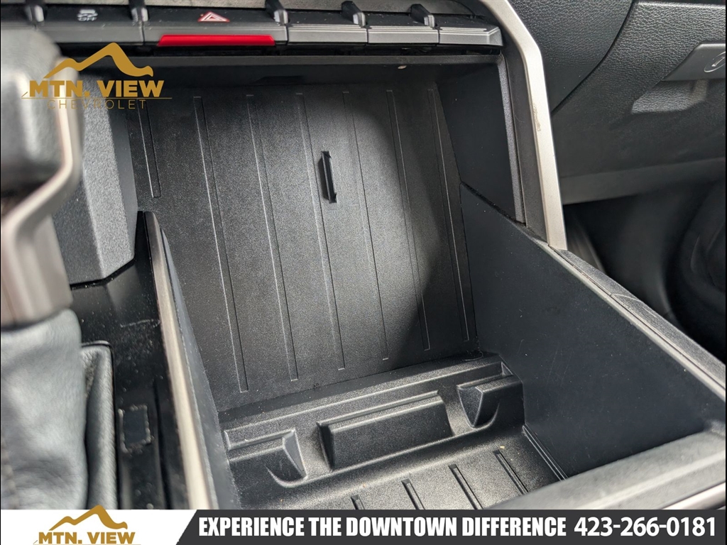 Used 2022 White Toyota SR5 image 30