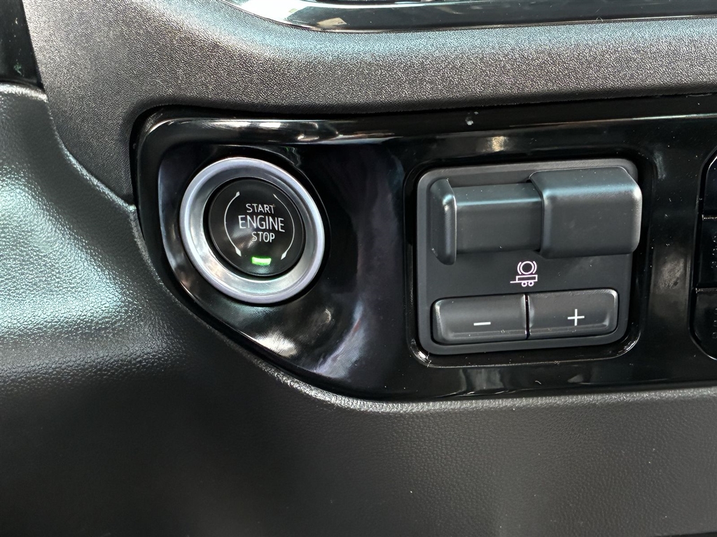 Used 2023 Black Chevrolet ZR2 image 31