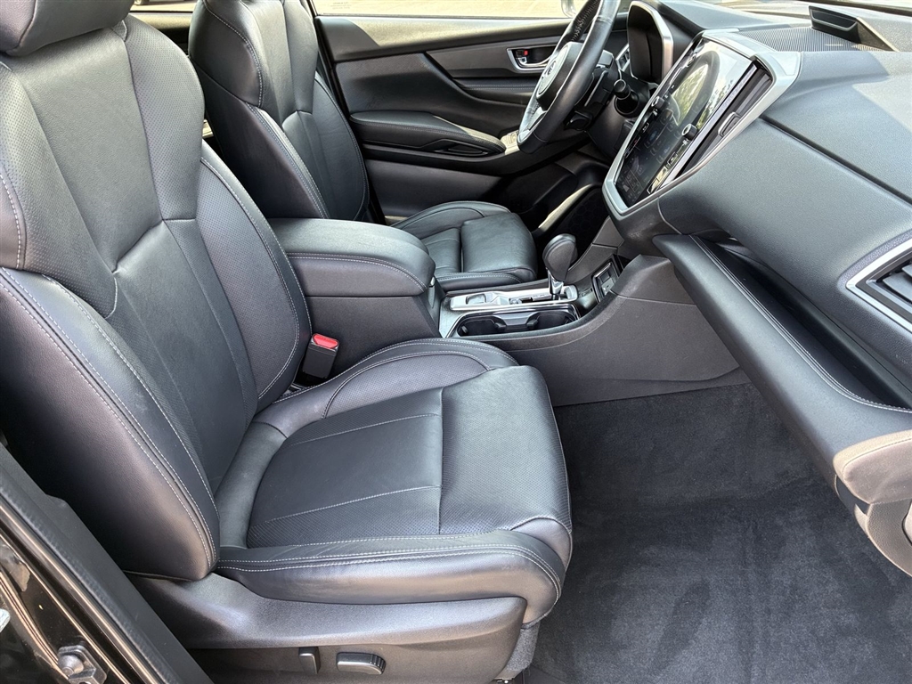Used 2023 Crystal Black Silica Subaru Limited 7-Passenger image 31
