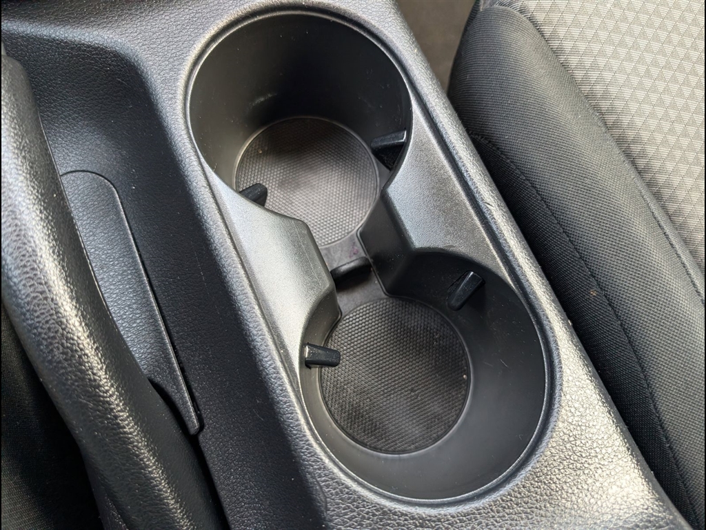 Used 2020 Snow White Pearl Kia LX image 31