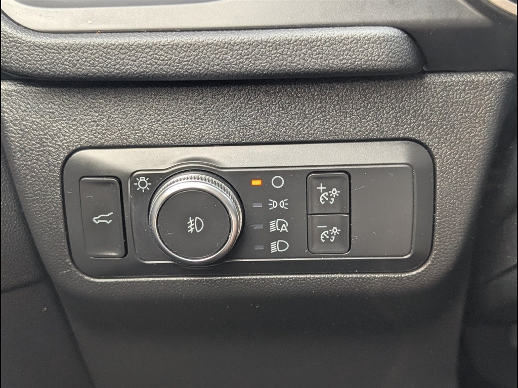 Used 2020 Agate Black Ford SEL image 32