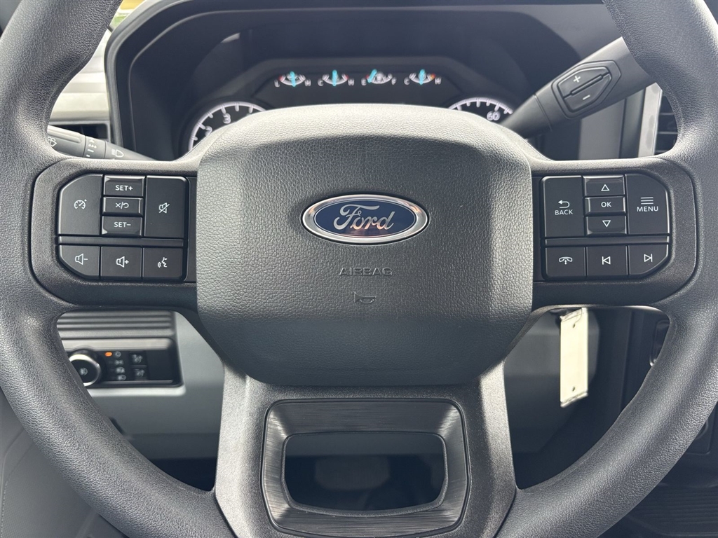 Used 2024 Oxford White Ford XL image 32