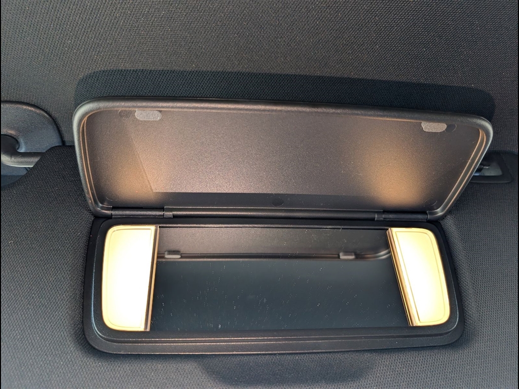 Used 2024 Summit White Chevrolet LT image 32