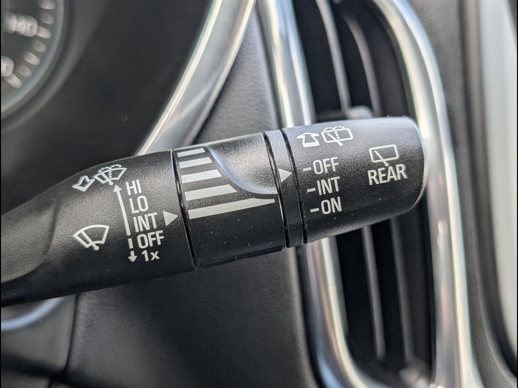 Used 2019 Summit White Chevrolet LT image 32