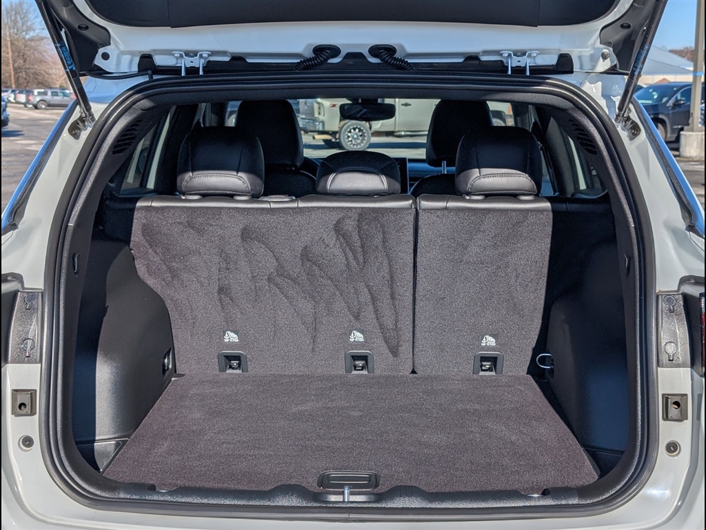 Used 2024 Bright White Clear Coat Jeep Latitude image 32