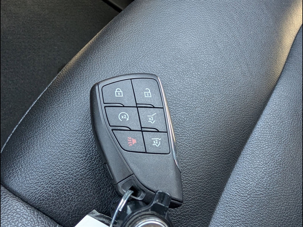 Used 2024 Summit White Chevrolet LT image 33