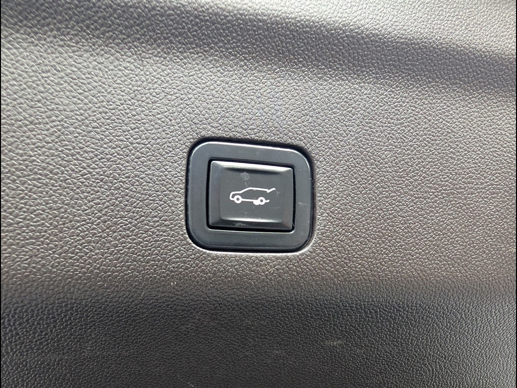 Used 2021 Shadow Gray Metallic Chevrolet Z71 image 33