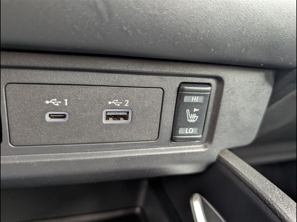 Used 2024 Super Black Nissan SL image 33