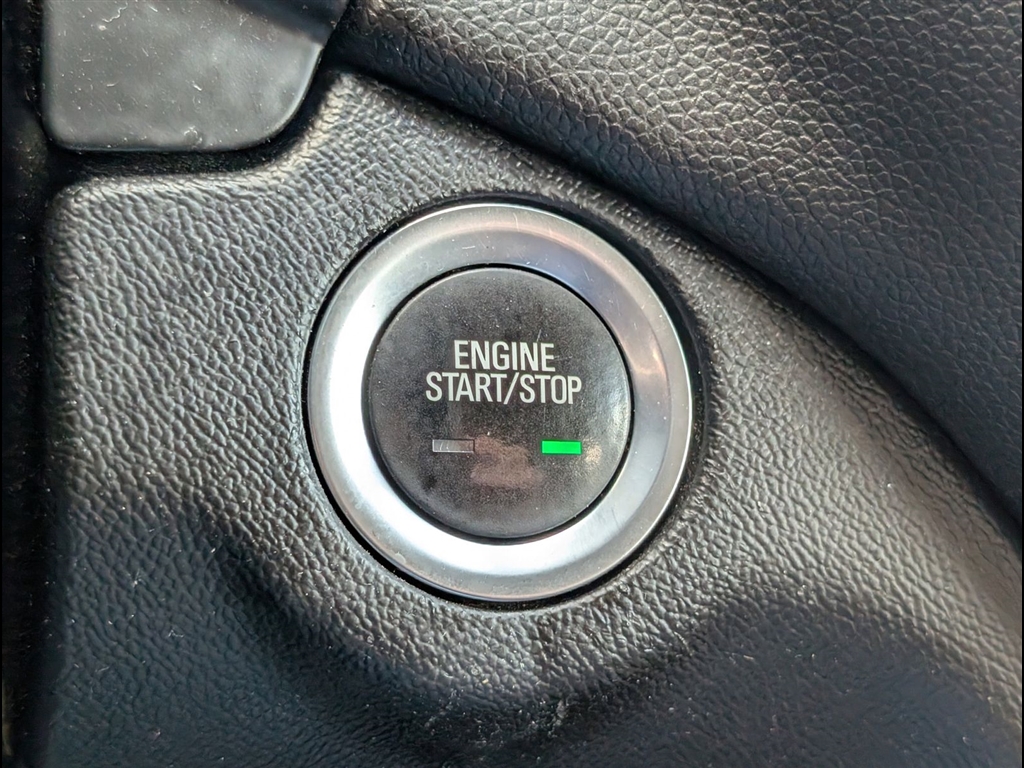 Used 2019 Summit White Chevrolet LT image 33