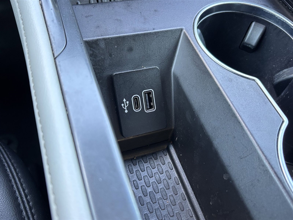 Used 2024 Silver Radiance Lincoln Reserve image 33