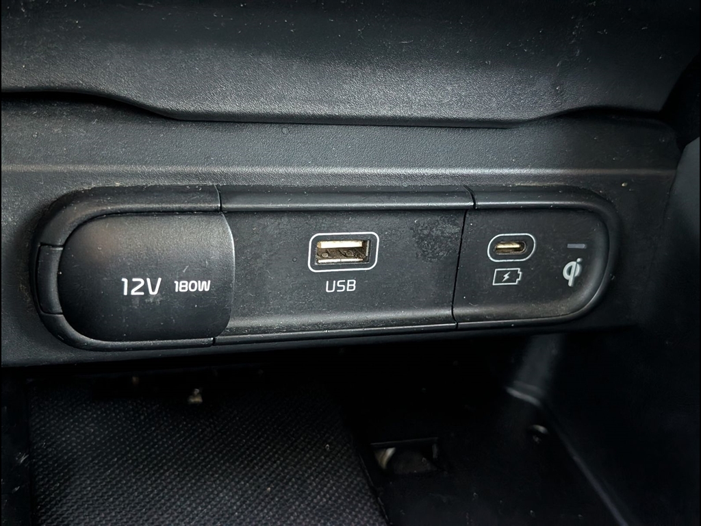 Used 2023 Glacial White Pearl Kia SX image 33