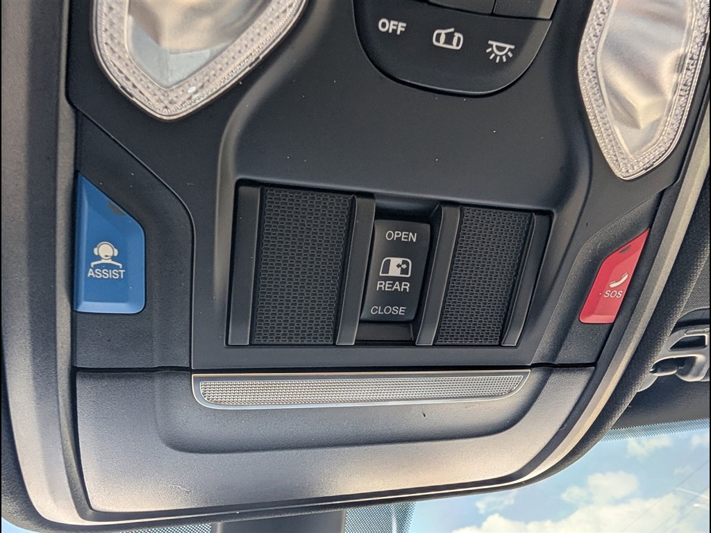 Used 2022 Diamond Black Crystal Pearl Coat RAM Big Horn image 34