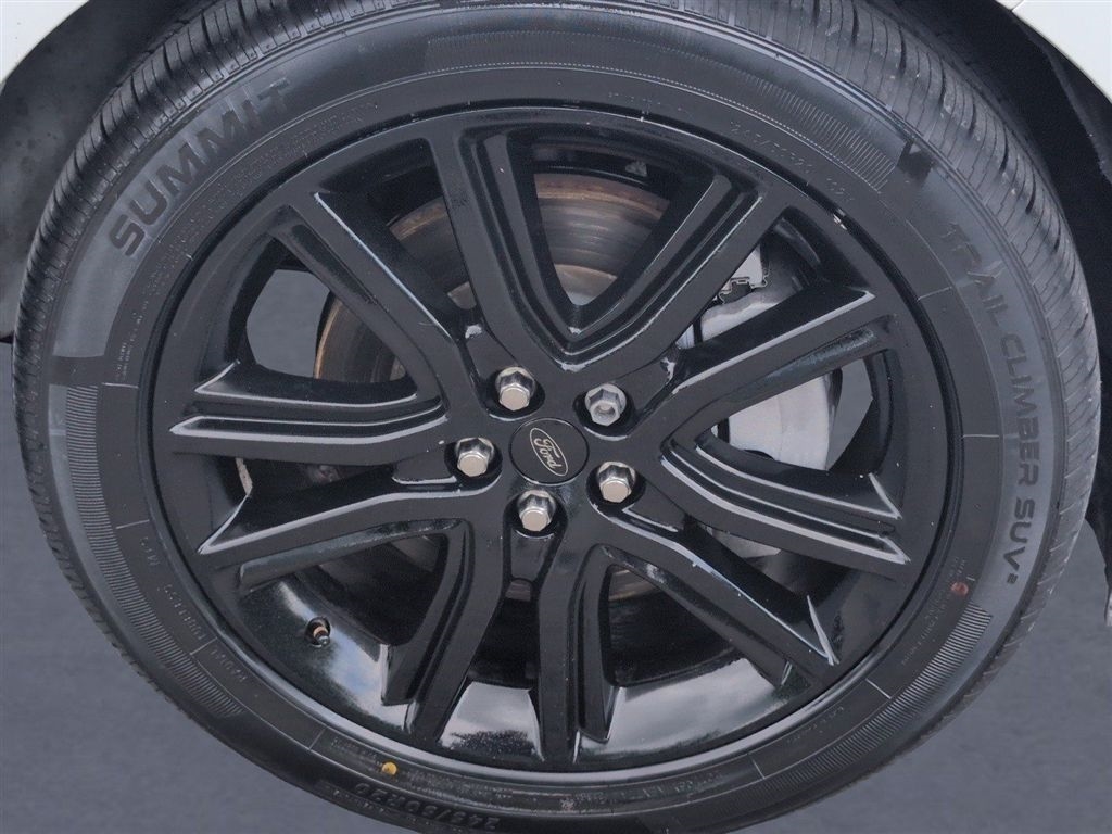 Used 2023 Star White Metallic Tri-Coat Ford ST-Line image 34