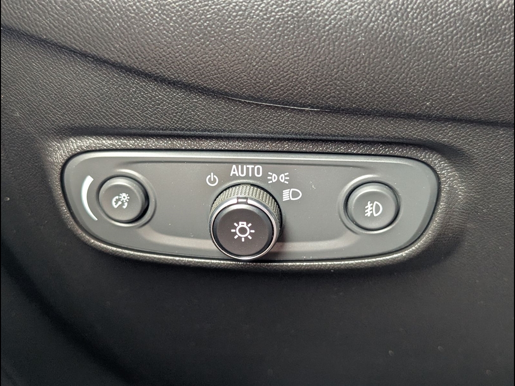 Used 2020 Silver Ice Metallic Chevrolet LT image 34