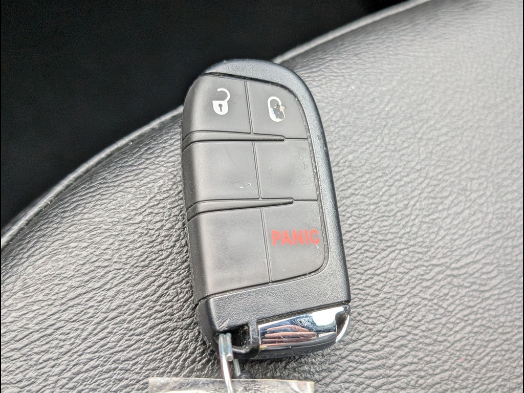 Used 2024 Bright White Clear Coat Jeep Latitude image 34