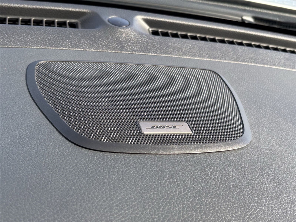 Used 2018 Brilliant Silver Nissan SL image 34